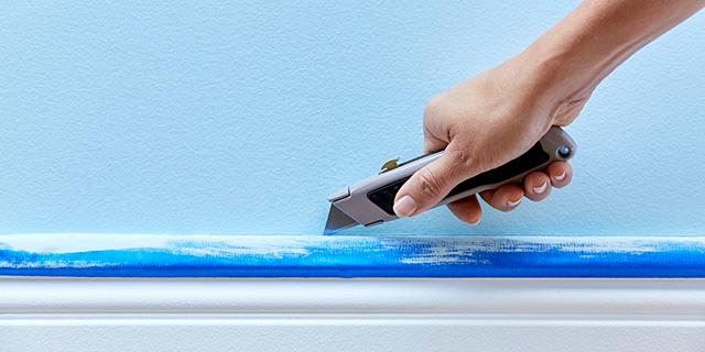 ScotchBlue Pre Plastic Painters Tape, 24 in x 30yd, Tape & Masking Film Combined in One Product, Static Cling to Stay in One Place, No Residue Masking Tape, Film Unfolds to 24" Wide (PT2093EL-24)