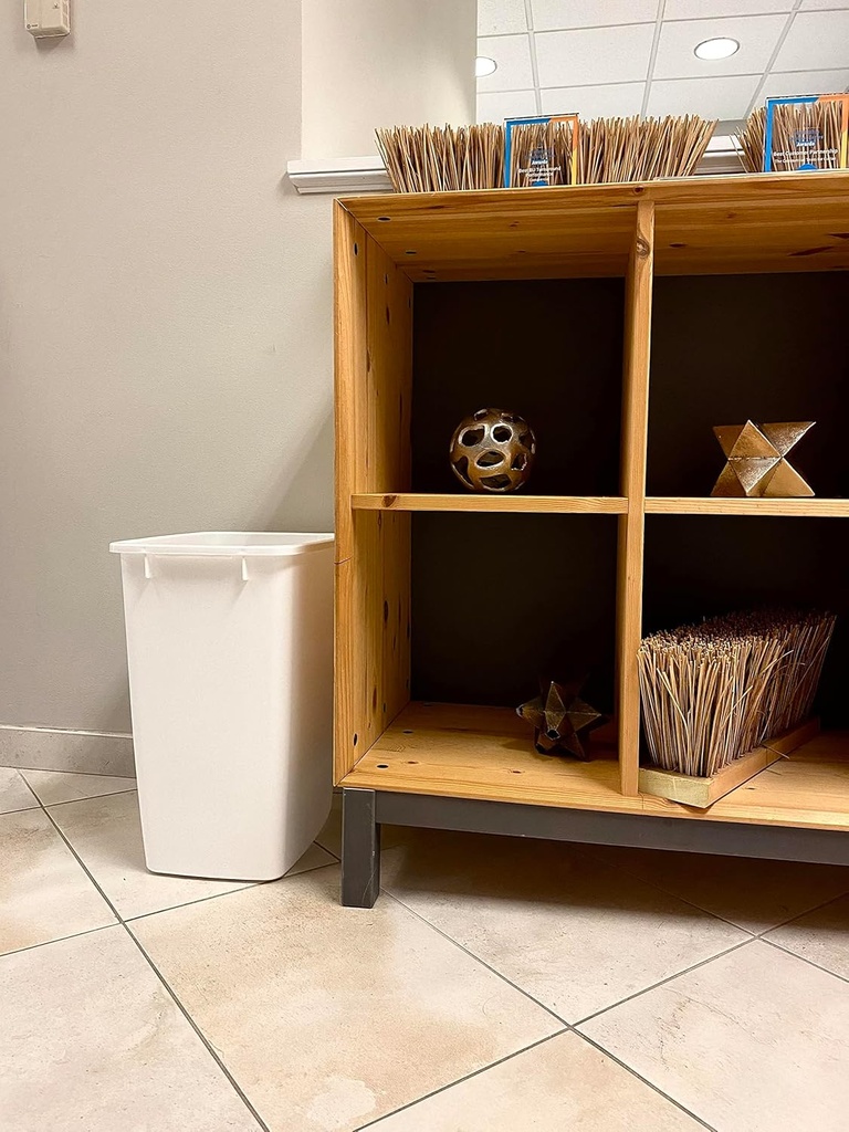 rubbermaid-small-kitchen-bathroom-trash--5.jpg