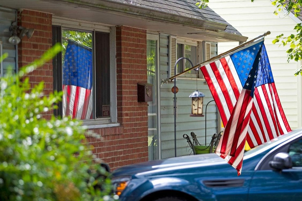tangle-free-flag-pole-mounting-ring-clip-6.jpg